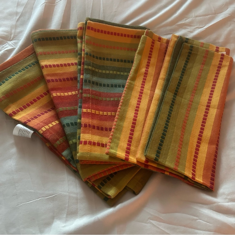 Pier 1 Multicolor Cotton Table Runner, Placemats and Napkin Set - Picture 3 of 8